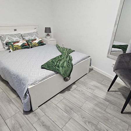 Goncalves Guest House Ponta Delgada  Bagian luar foto
